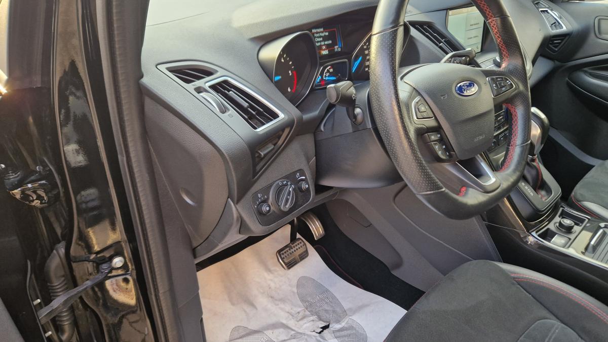 Ford Kuga 2.0 TDCI 180 CV 4WD Powershift ST-Line